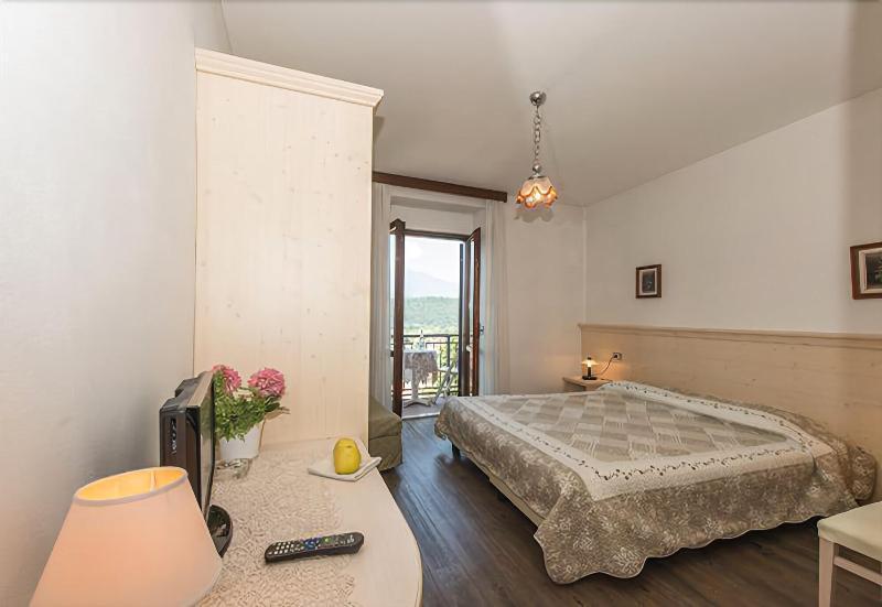 Albergo Antica Rosa Levico Terme Esterno foto