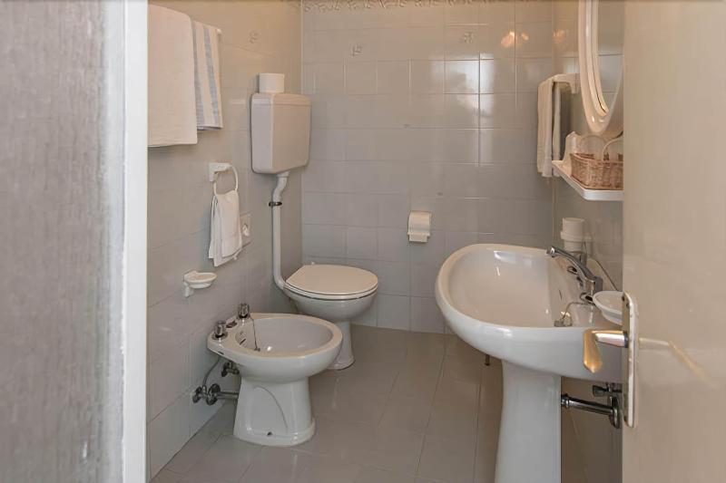 Albergo Antica Rosa Levico Terme Esterno foto