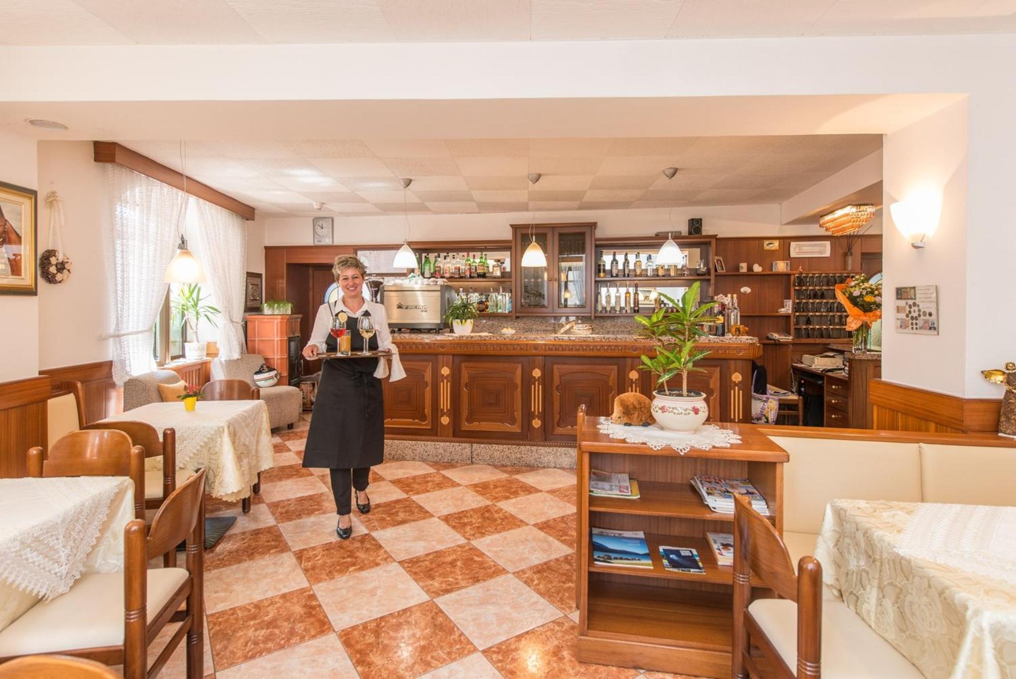 Albergo Antica Rosa Levico Terme Esterno foto